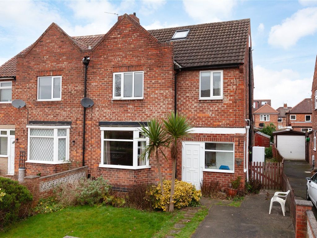 4 bed semidetached house for sale in Swale Avenue, York, North