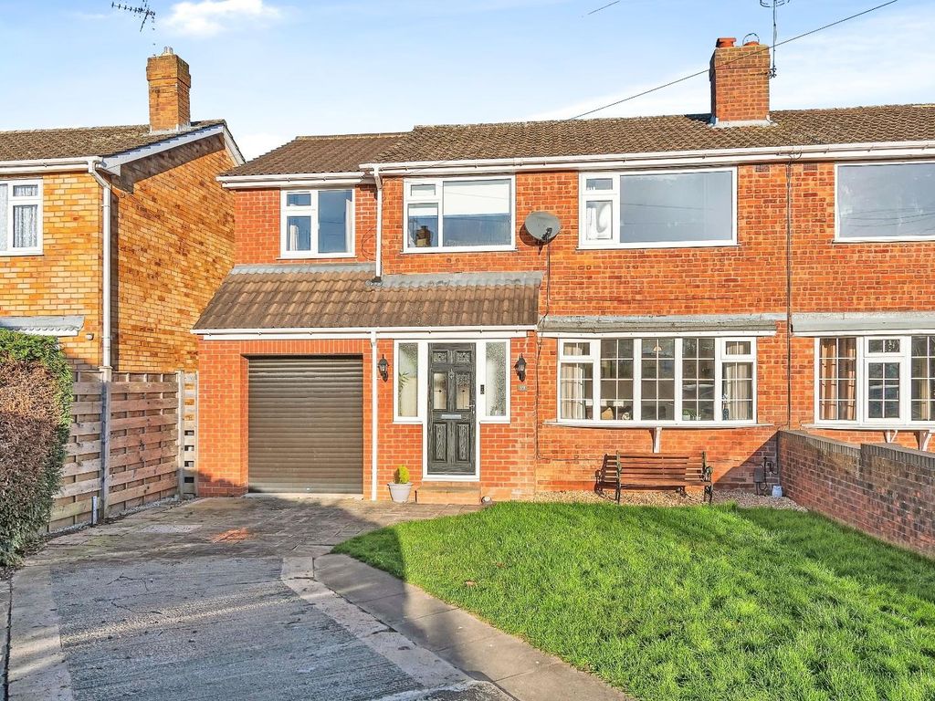 5 bed semidetached house for sale in Kirkdale Road, York YO10, £