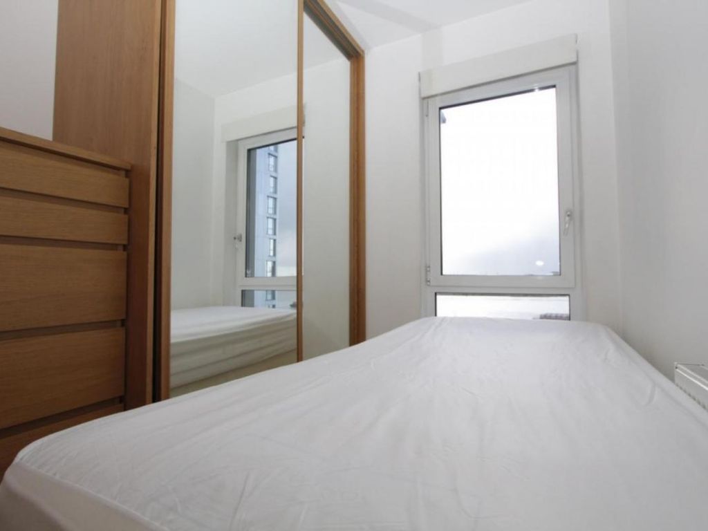 Room to rent in Bessemer Place, London SE10, £1,127 pcm Zoopla