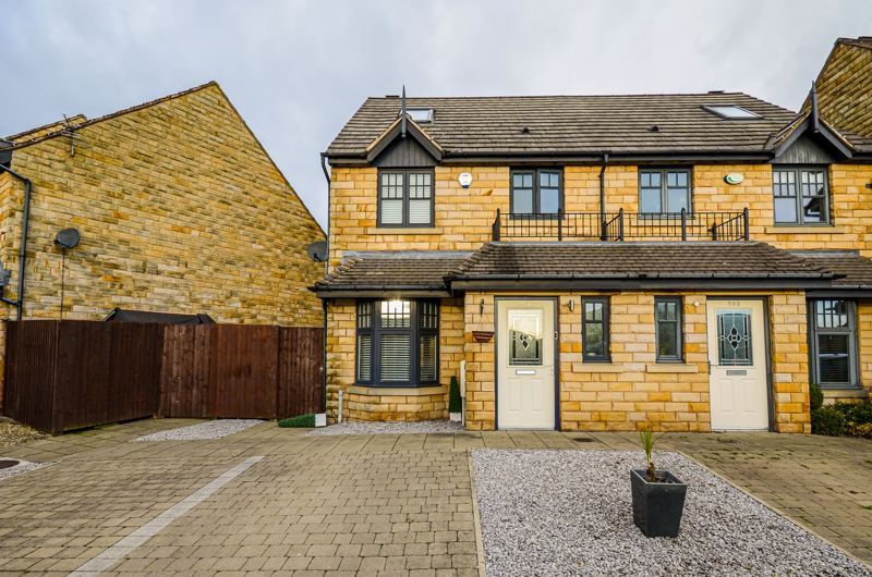 3 bed semidetached house for sale in 287 Coppice Drive, Huddersfield