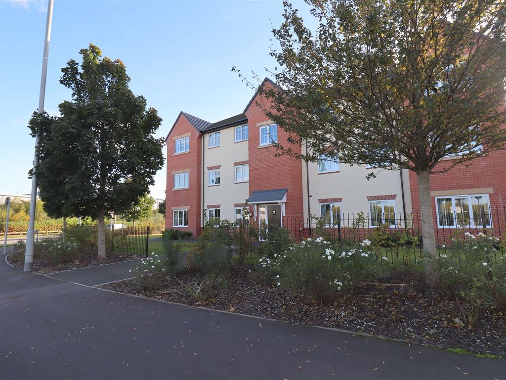 2 bed flat to rent in Jack Mills Way, Shavington, Crewe CW2, £750 pcm