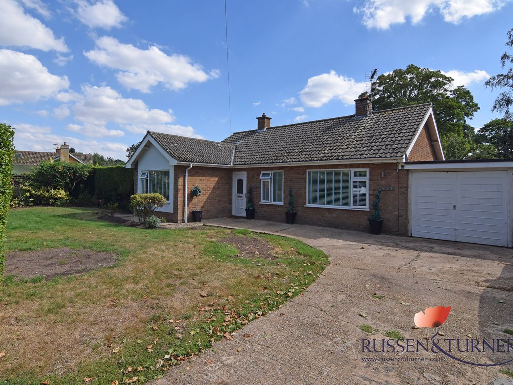 3 bed detached bungalow for sale in Ling Common Road, North Wootton