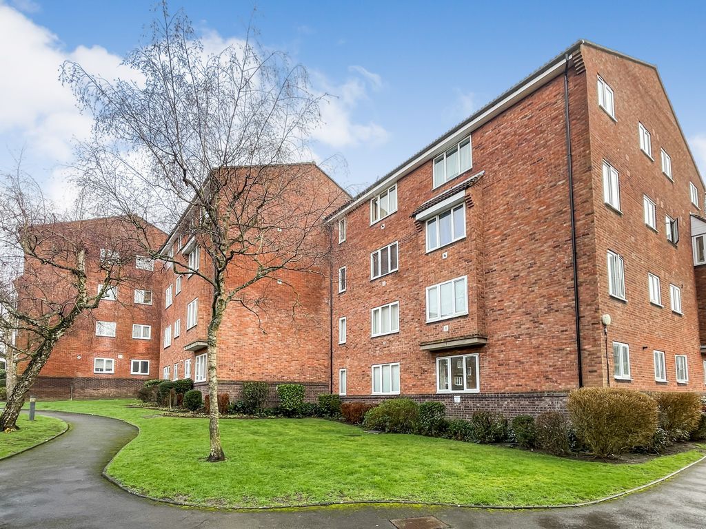 Studio for sale in St. Leonards Park, East Grinstead RH19, £90,000 Zoopla