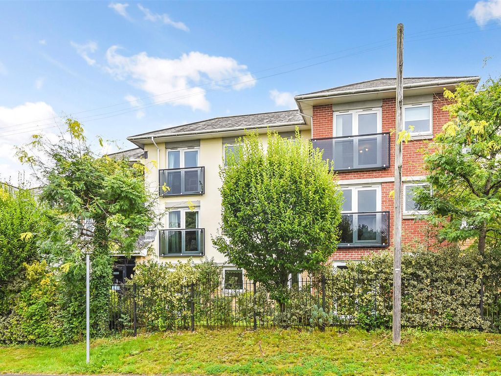 1 bed property for sale in Old Winton Road, Andover SP10, £119,950 Zoopla