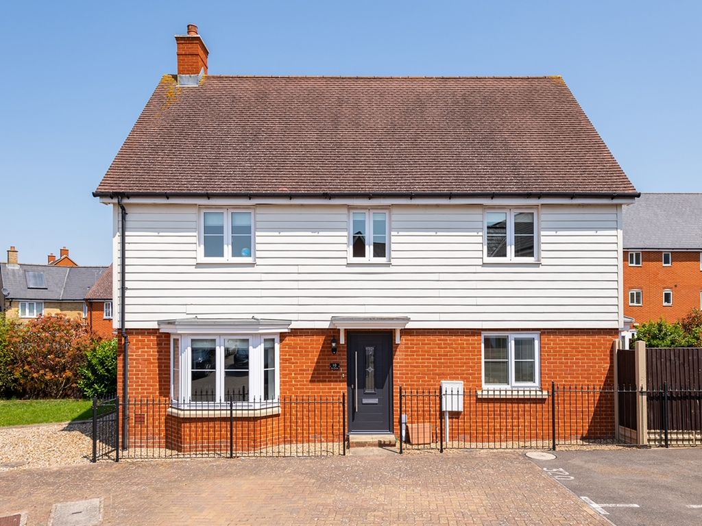 4 bed detached house for sale in Iris Drive, Sittingbourne ME10 Zoopla