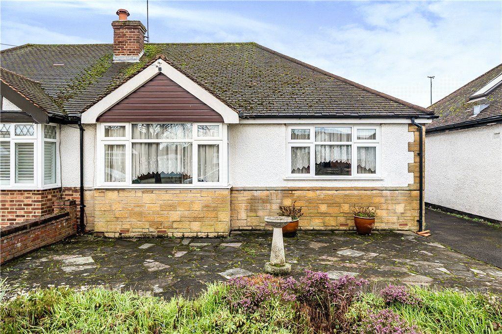 2 bed bungalow for sale in Herlwyn Avenue, Ruislip, Middlesex HA4 Zoopla
