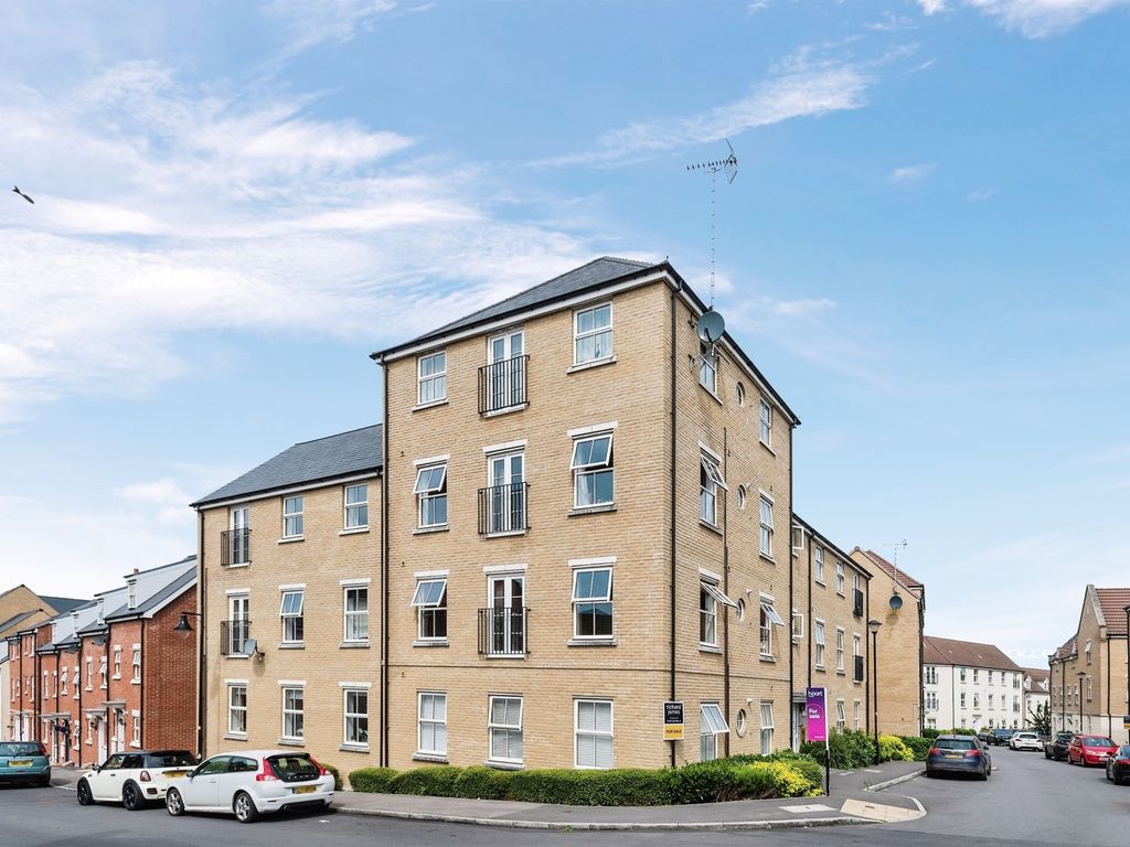 2 bed flat for sale in St. Andrews Court, Lyall Close, Blunsdon