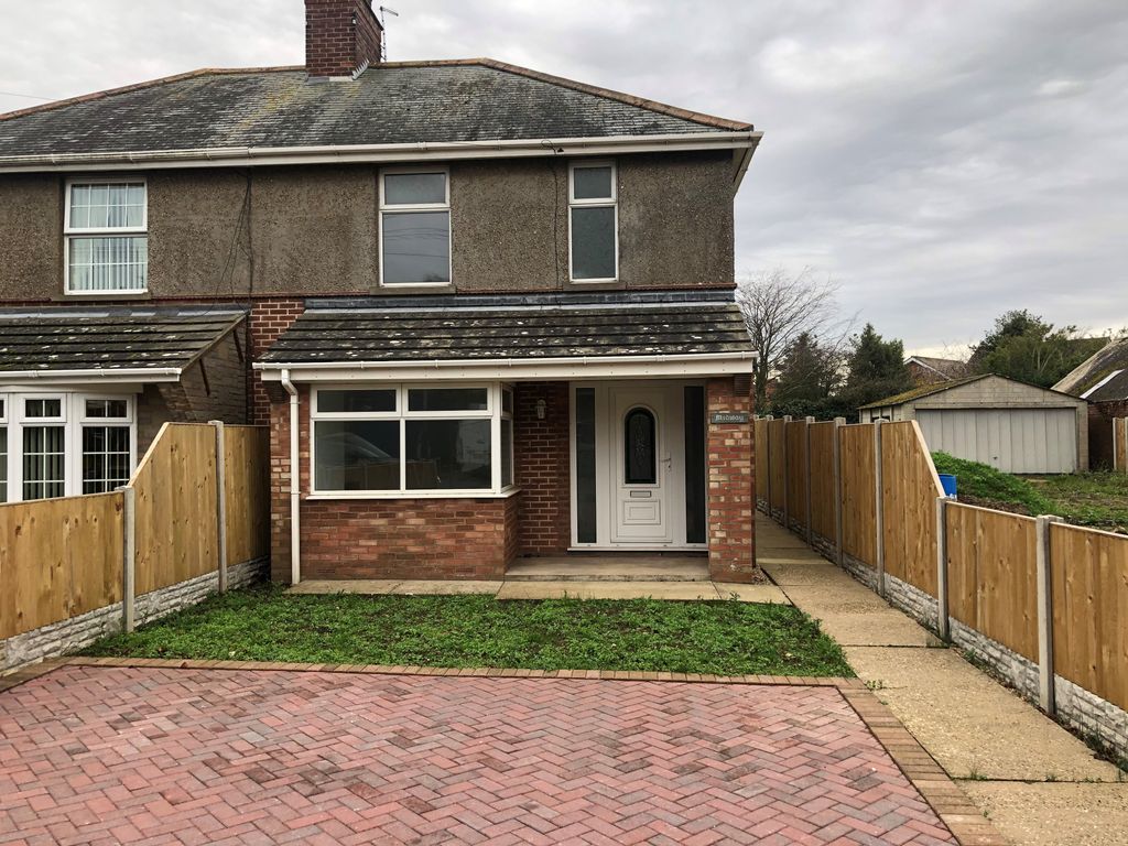 3 bed semidetached house to rent in Yarmouth Road, Hemsby, Great