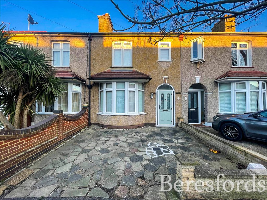 3 bed terraced house for sale in Brights Avenue, Rainham RM13 Zoopla