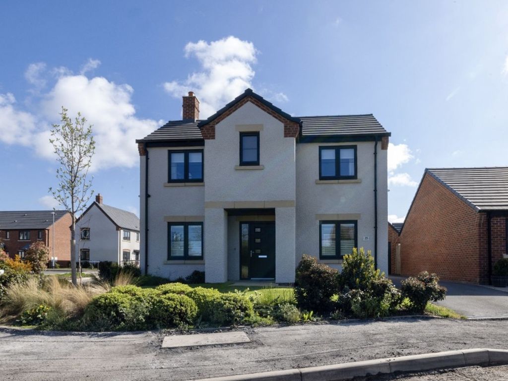 4 bed detached house for sale in Church Lane, Saxilby, Lincoln LN1, £