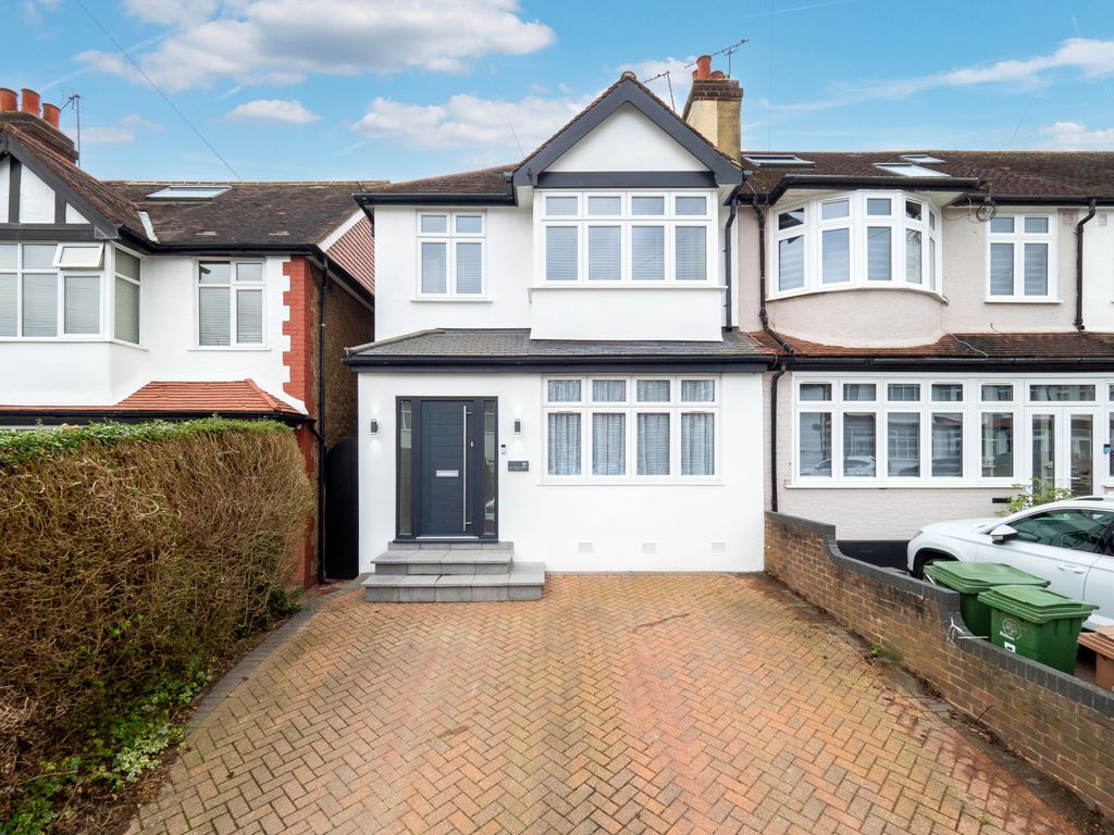 3 bed end terrace house for sale in St. Johns Road, Sutton SM1, £