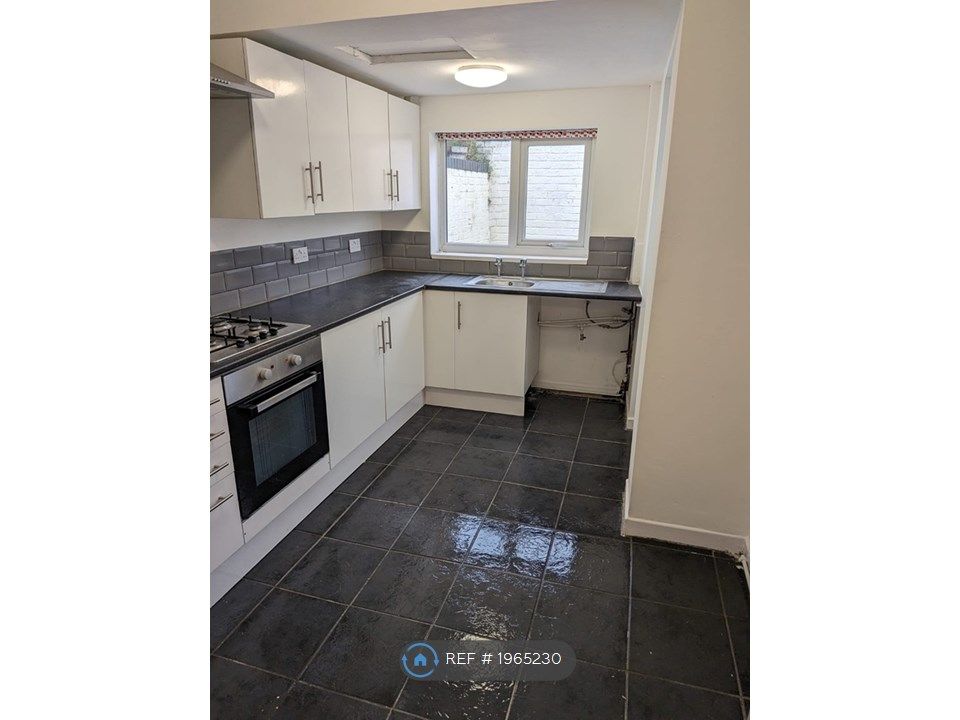 4 bed terraced house to rent in Birkenhead Road, Wallasey CH44, £824