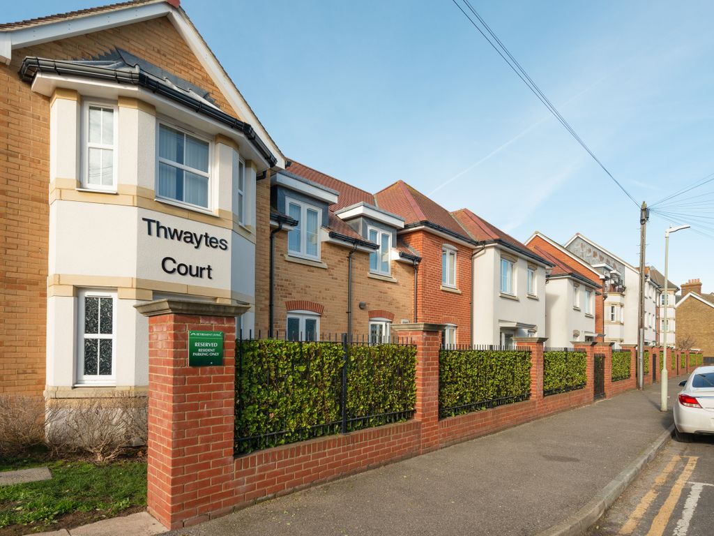 2 bed flat for sale in Thwaytes Court, Minster Drive, Herne Bay, Kent