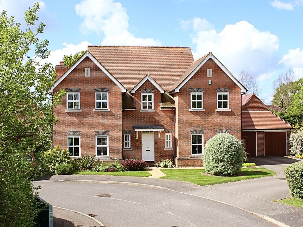 5 bed detached house for sale in Chestnut Drive, Hatfield Heath,