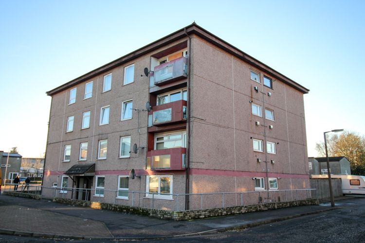 2 bed flat to rent in Glenbervie Road, Grangemouth FK3, £550 pcm Zoopla