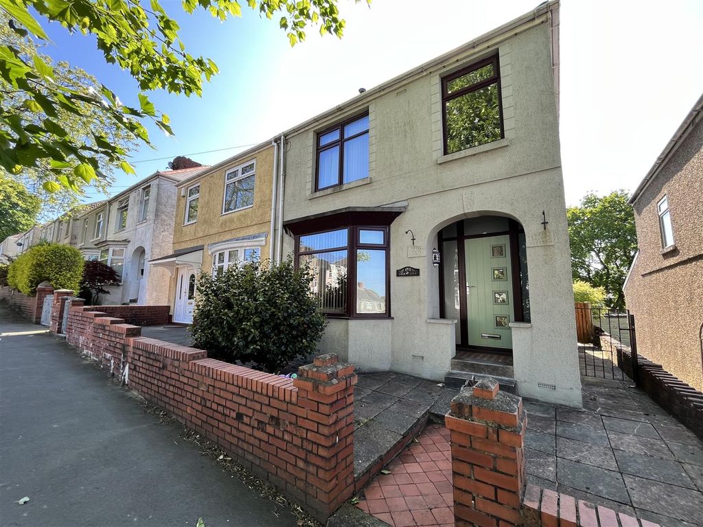 3 bed semidetached house for sale in Cockett Road, Cockett, Swansea