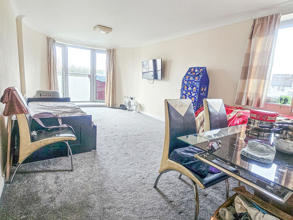 1 bed flat to rent in Flat 3, Salisbury House, 160 Harwoods Road, Watford, Hertfordshire WD18, £