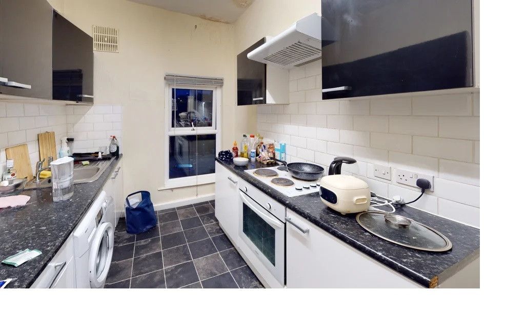 2 bed terraced house to rent in Belle Vue Road, Leeds LS3, £498 pppm