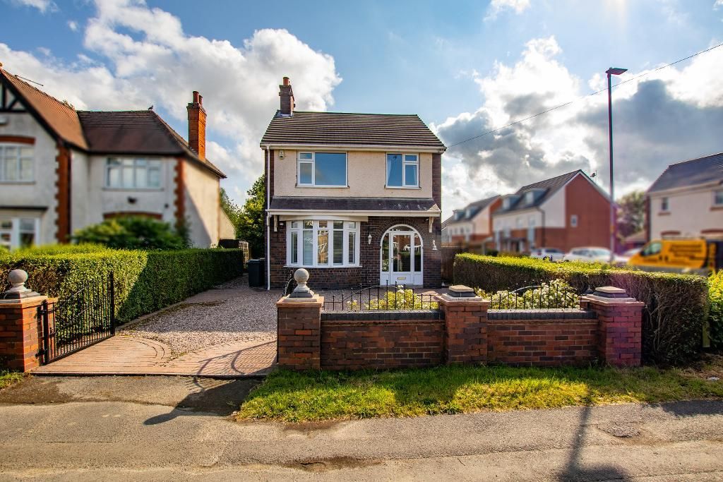 4 bed detached house for sale in Bardon Road, Coalville, Leicestershire