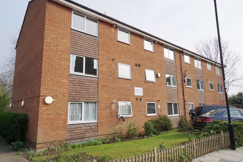 Queens Avenue, London N21