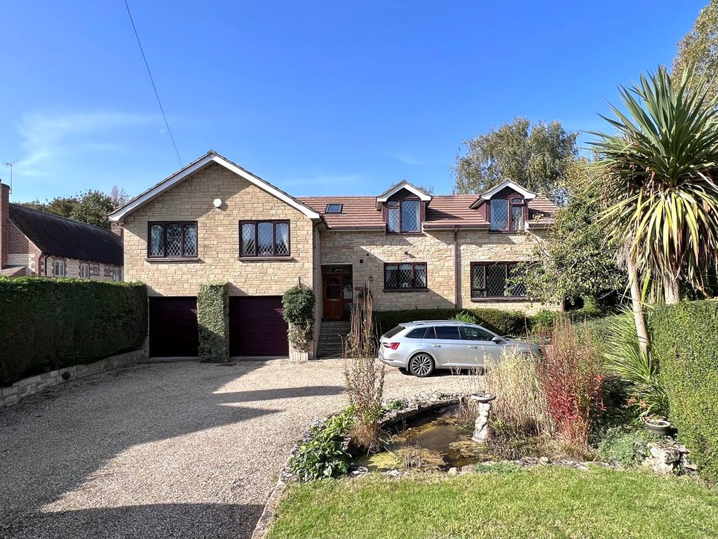 5 bed detached house for sale in Broad Street, Uffington SN7, £850,000