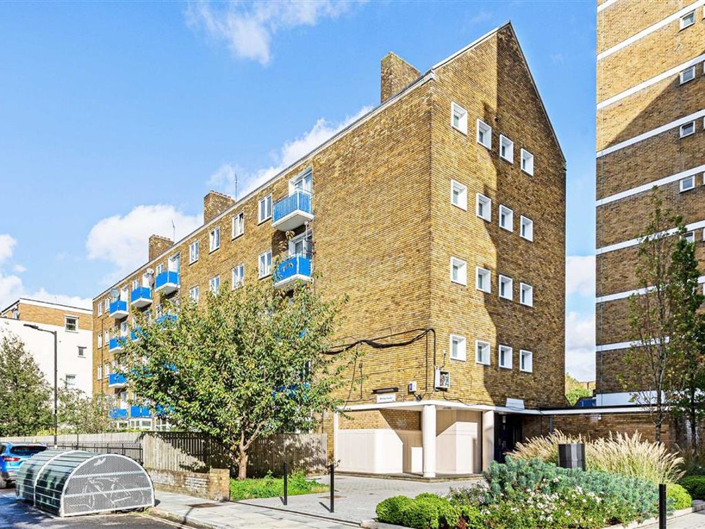 2 bed flat to rent in Burbage Close, London SE1, £1,933 pcm Zoopla