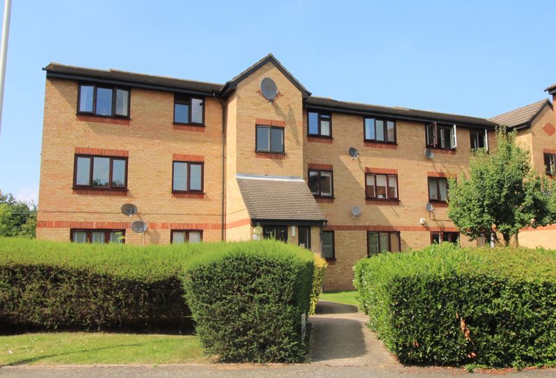 1 bed flat to rent in Latimer Drive, Hornchurch RM12 Zoopla