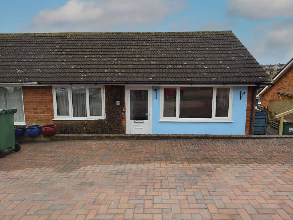 3 bed semidetached house to rent in Valley Close, Newhaven BN9 Zoopla