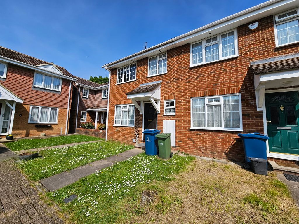 3 bed end terrace house to rent in Carrington Square, Harrow HA3, £