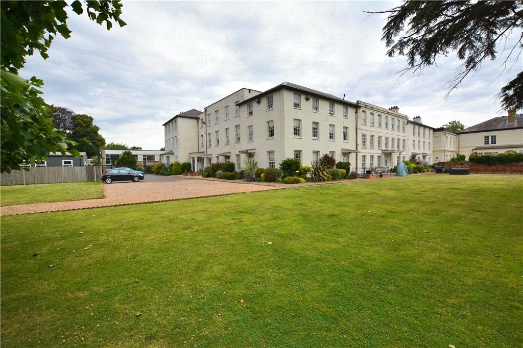 1 bed flat for sale in Harlington Road, Uxbridge UB8, £350,000 Zoopla