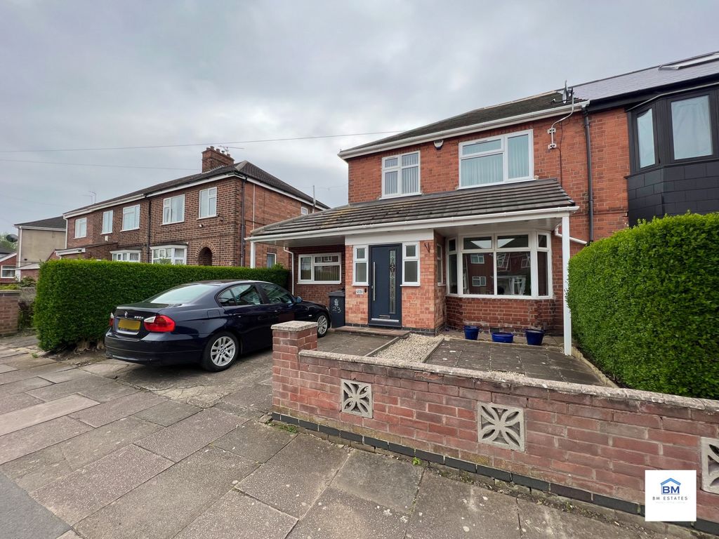 4 bed semidetached house for sale in Crown Hills Avenue, Leicester LE5