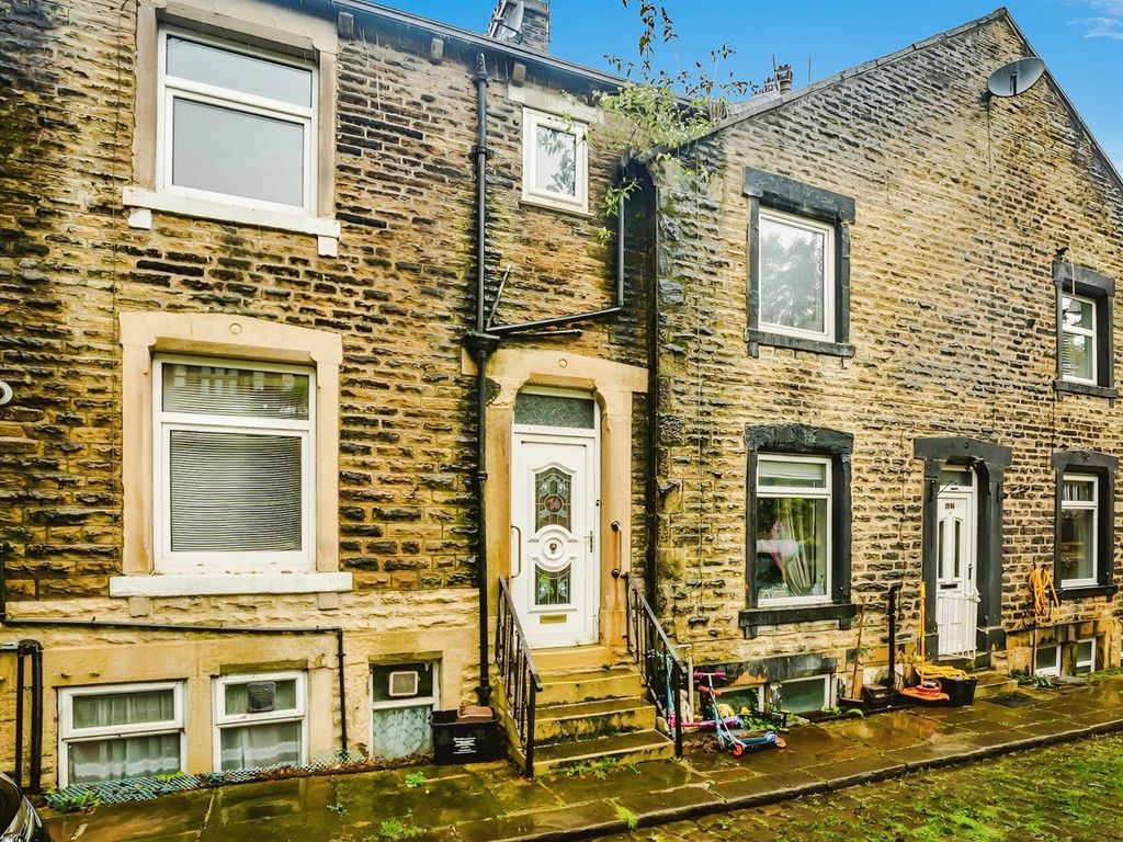 2 bed terraced house for sale in Albany Terrace, Halifax HX3, £70,000