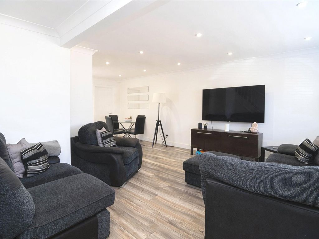 3 bed terraced house for sale in Dock Road, Tilbury RM18 Zoopla