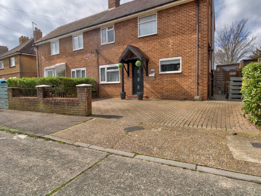 3 bed semidetached house for sale in Townsend Crescent, Littlehampton