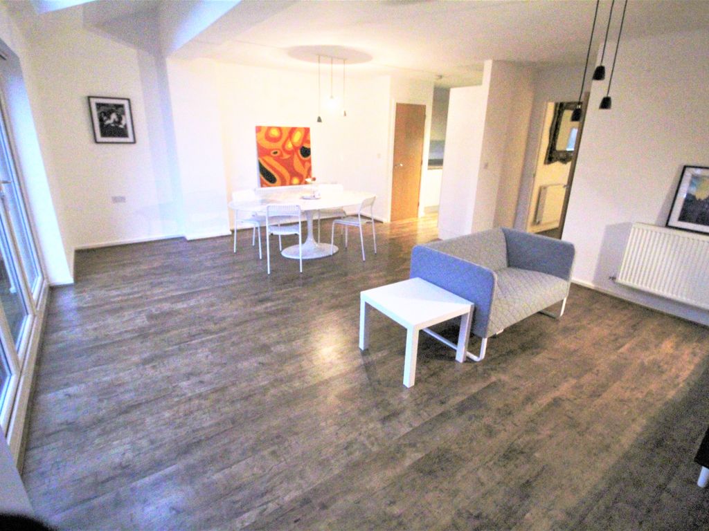 3 bed terraced house to rent in Broughton Lane, Salford M7, £1,250 pcm