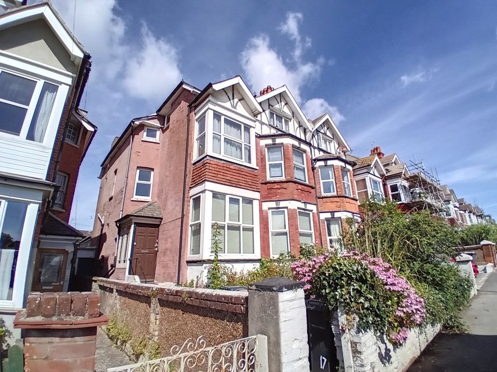 2 bed flat for sale in Amherst Road, Bexhill On Sea TN40, £220,000 Zoopla