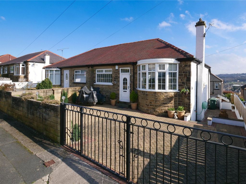 2 bed bungalow for sale in Welwyn Drive, Baildon, Shipley, West Yorkshire BD17, £279,950 Zoopla