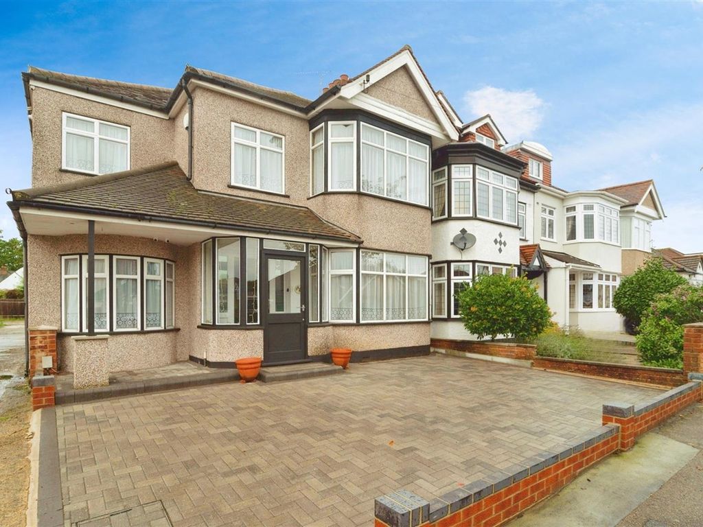 5 bed end terrace house for sale in Grosvenor Drive, Hornchurch RM11, £