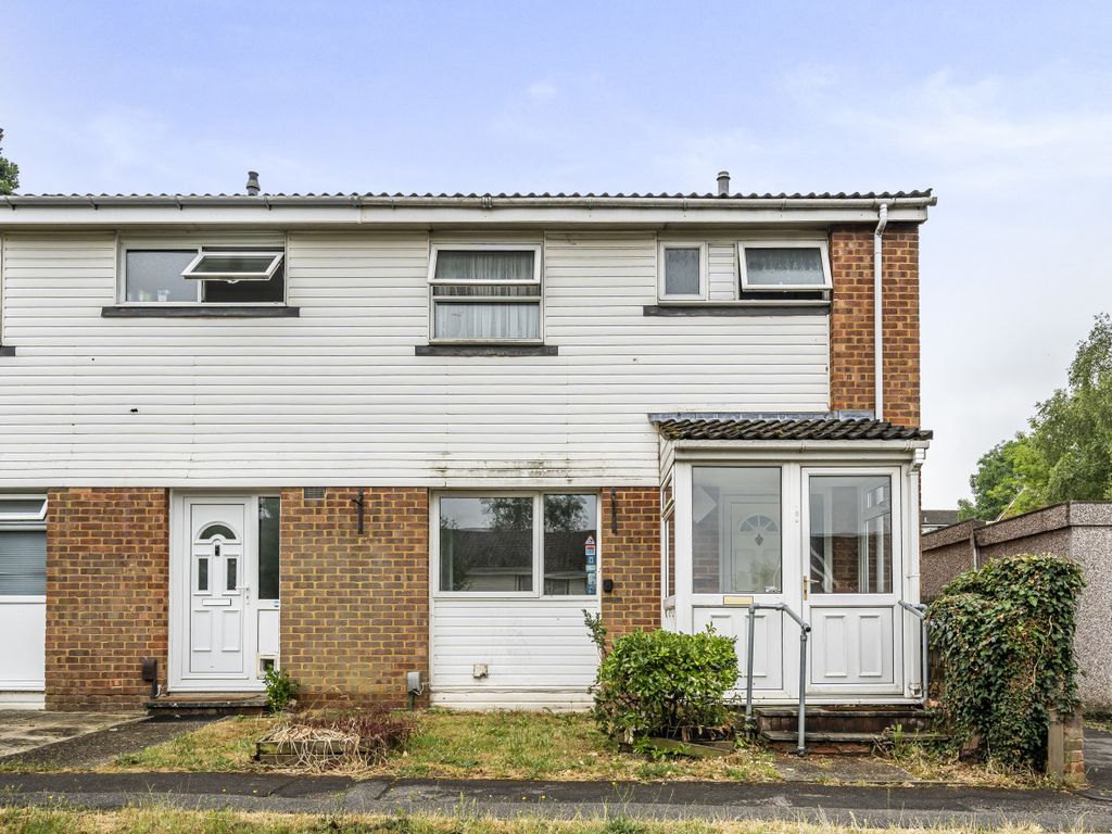 3 bed end terrace house for sale in Rye Close, Guildford, Surrey GU2