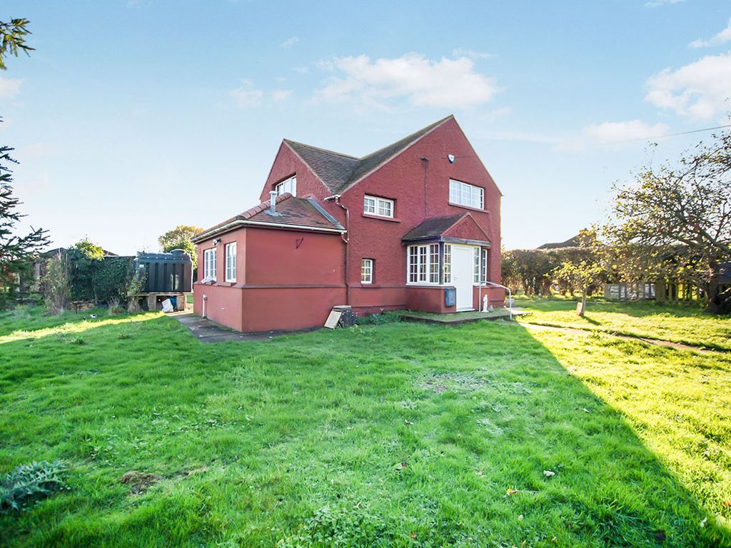 3 bed detached house for sale in Sharnal Street, High Halstow