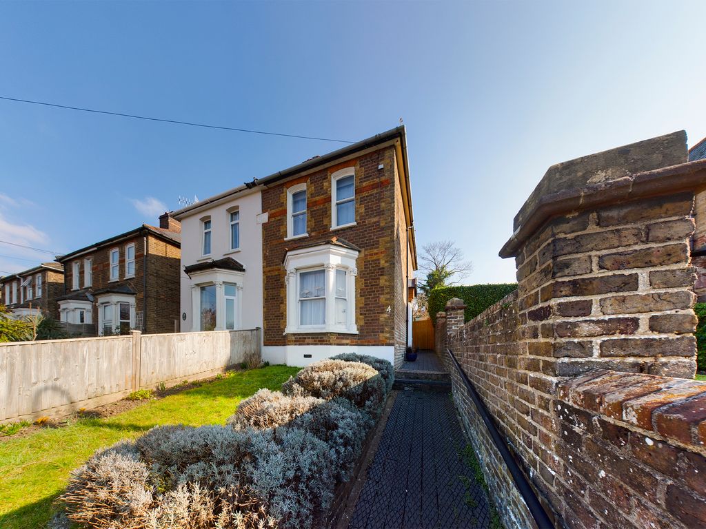 3 bed semidetached house for sale in Hughenden Road, High HP13
