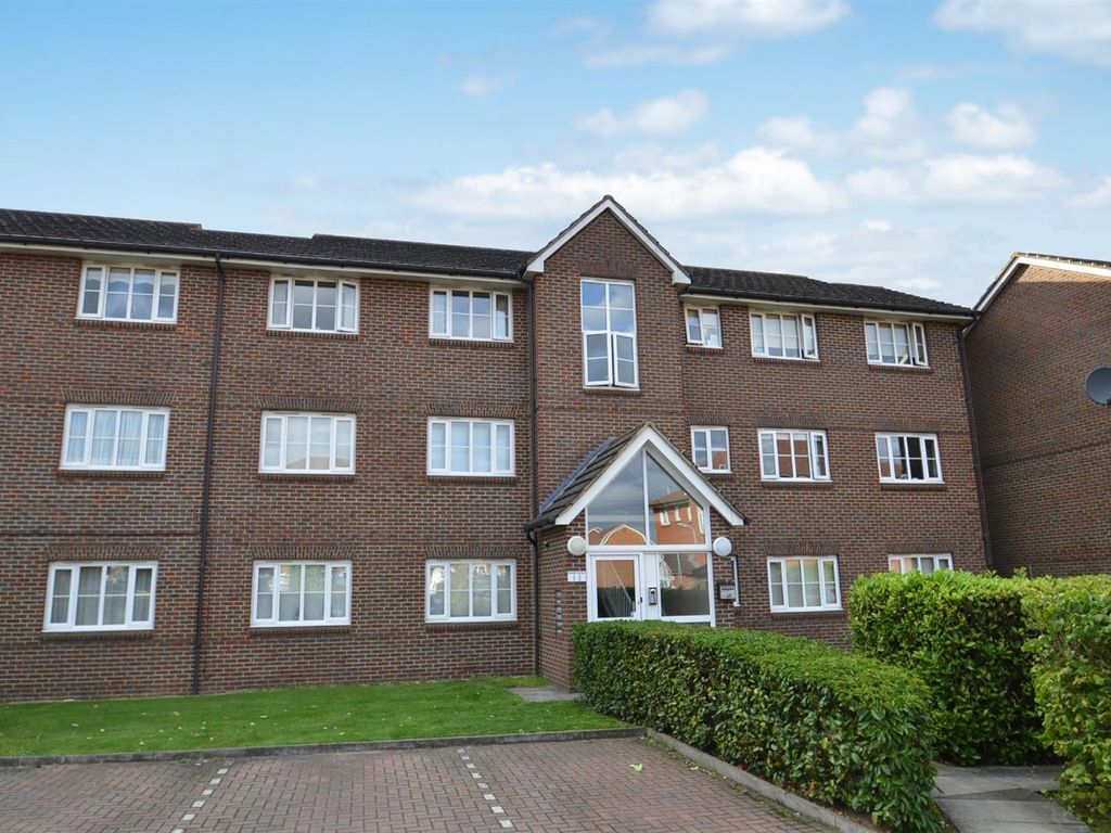 2 bed flat for sale in Kensington Way, Borehamwood WD6, £285,000 Zoopla