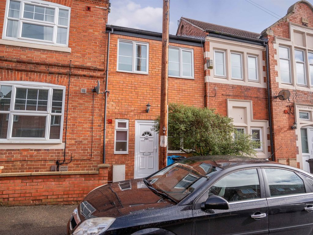 2 bed terraced house for sale in King Street, Desborough, Kettering