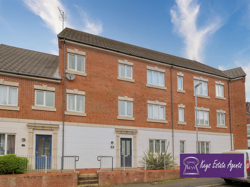 2 bed town house for sale in Birches Rise, Birches Head, StokeOnTrent