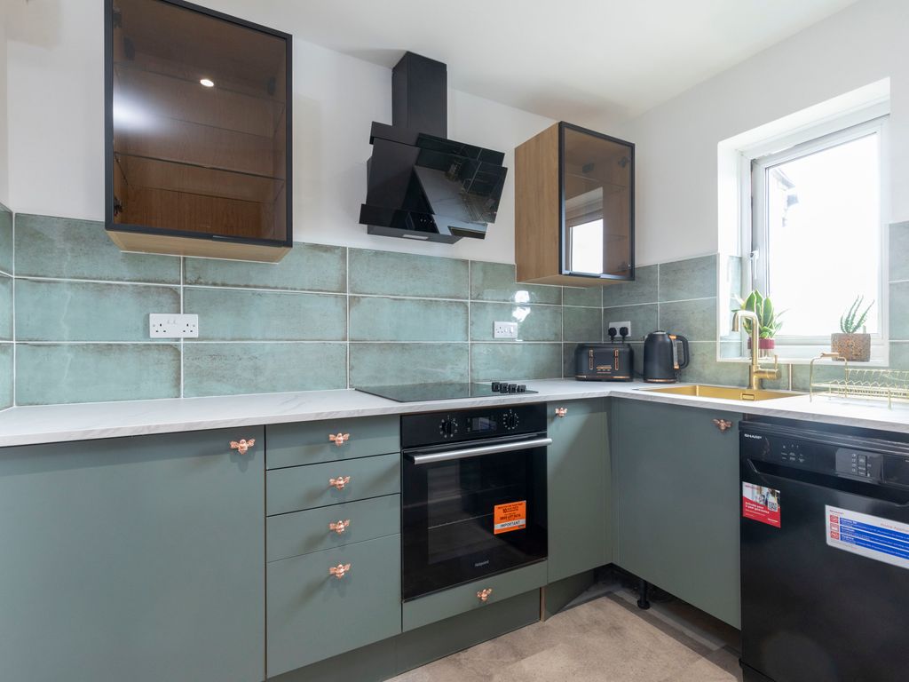 1 bed flat to rent in Cobham Court, Tewkesbury Road, Cheltenham GL51, £
