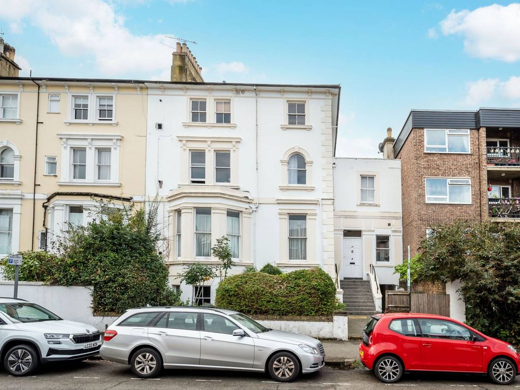 1 bed flat for sale in Uxbridge Road, Kingston, Kingston Upon Thames