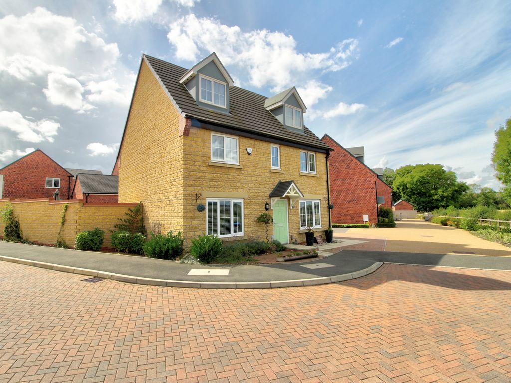 5 bed detached house for sale in Eider Close, Northampton NN4 Zoopla