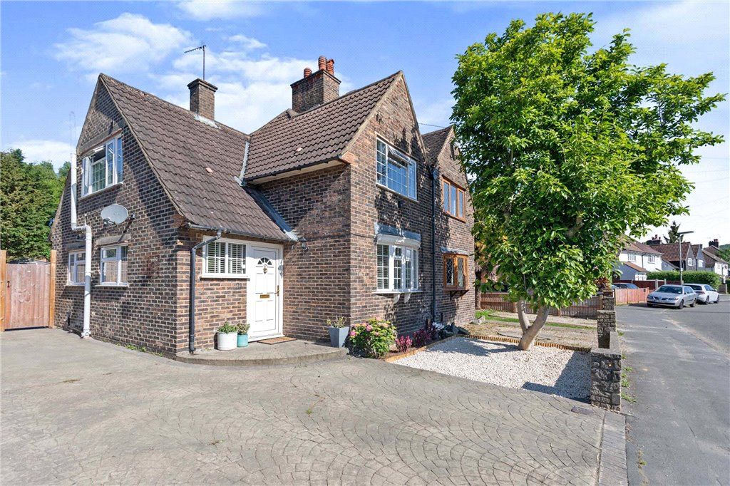 2 bed semidetached house for sale in Brook Road, Merstham, Redhill RH1