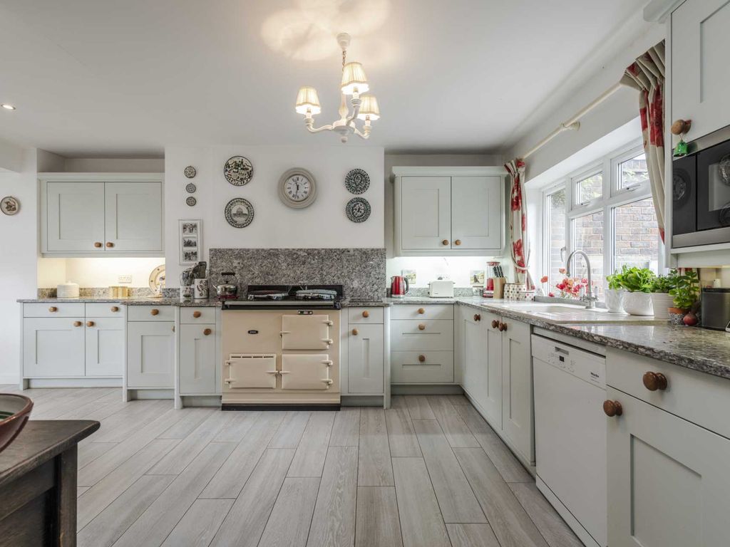 3 bed detached house for sale in Harland Way, Southborough, Tunbridge