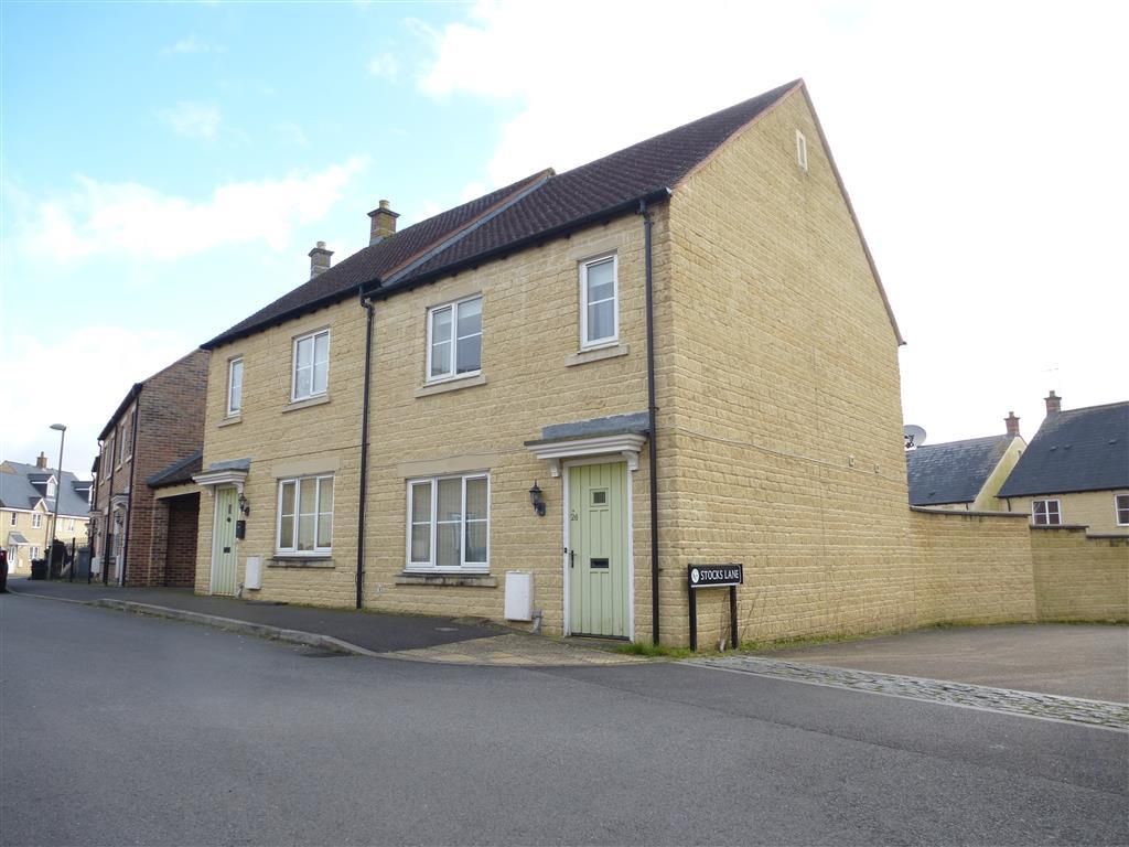 2 bed property to rent in Saffron Crescent, Carterton OX18, £1,200 pcm